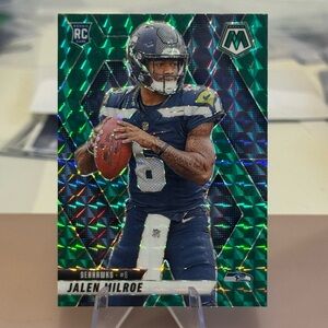 🔥 2025 Jalen Milroe Panini Mosaic Green Prizm Rookie Card. Seattle Seahawks.
